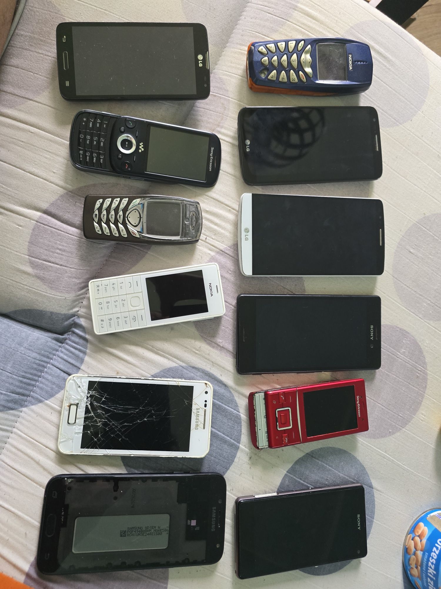 Stare telefony niesprawne uszkodzone na części lg nokia sony samsung