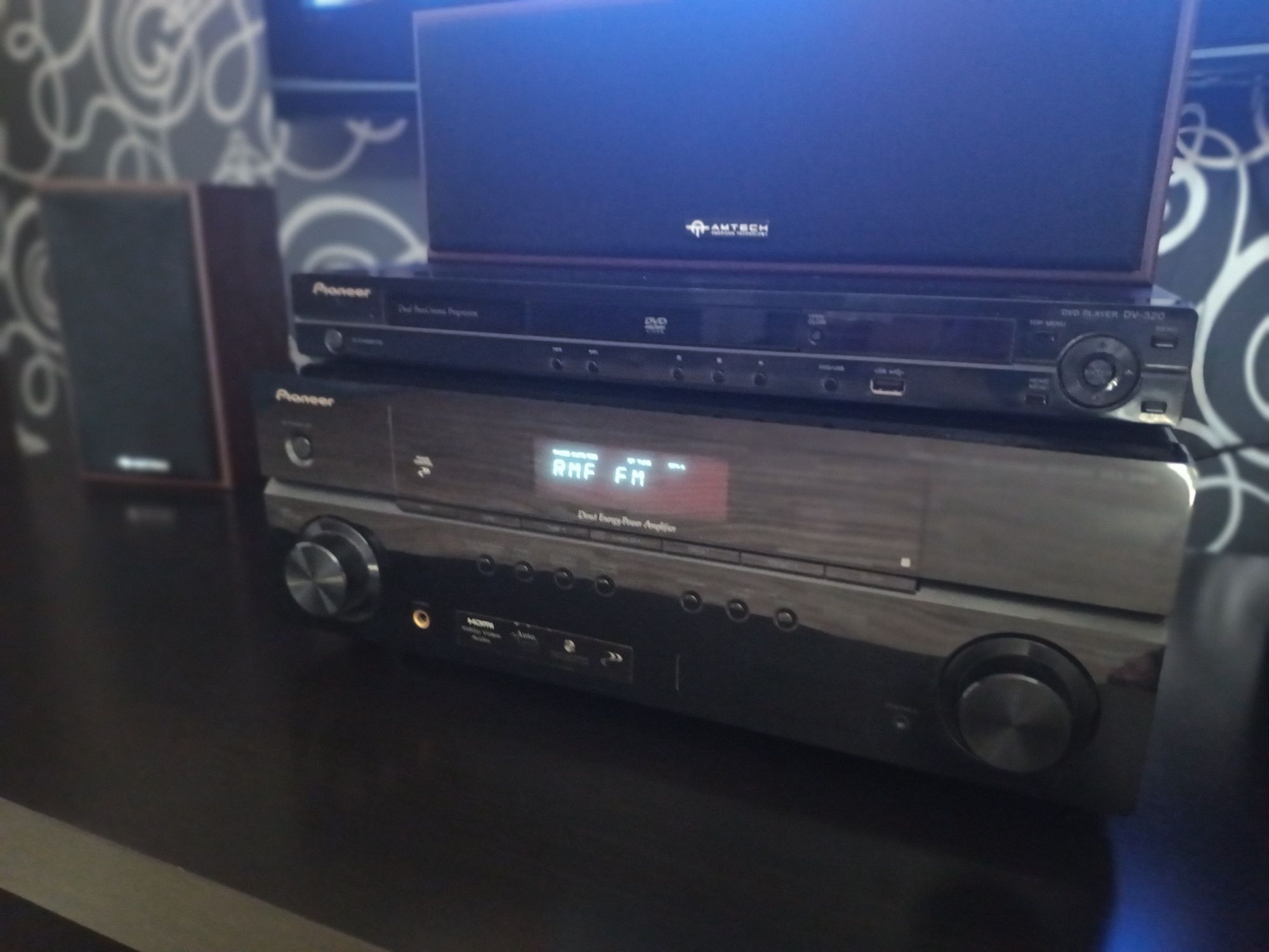 Kino domowe PIONEER + glosniki + TV SAMSUNG 50 plazma + stolik IKEA