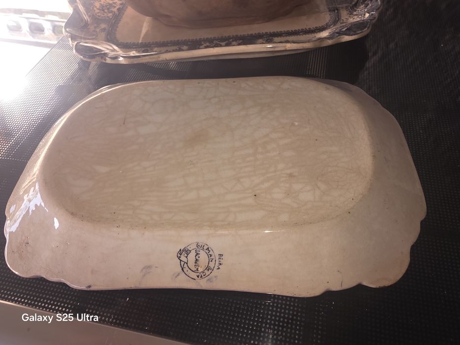 Terrina muito antiga com mais de 100 anos