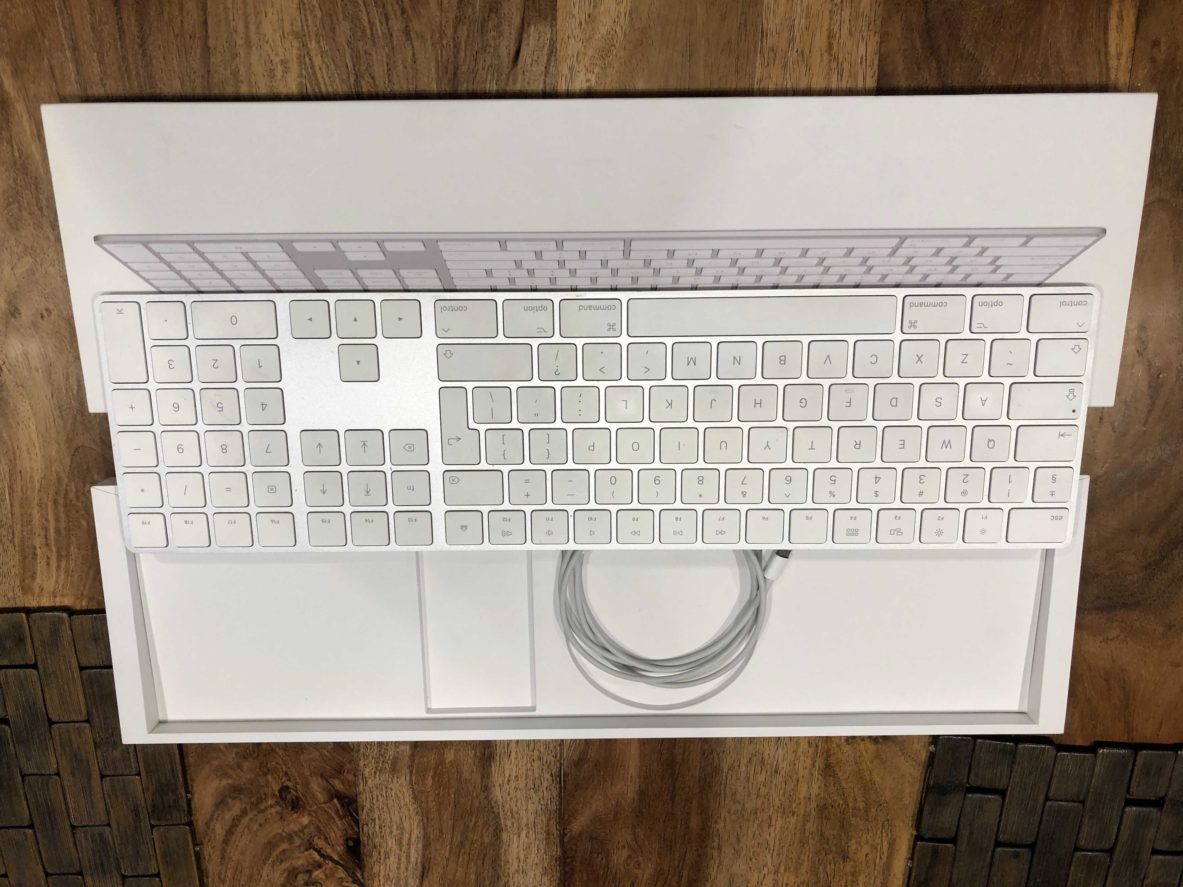 Klawiatura APPLE Magic Keyboard .