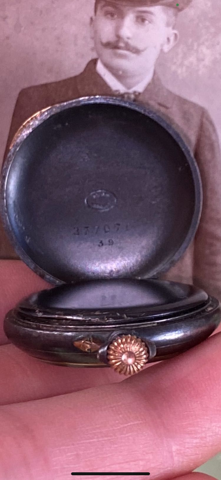 Relógio pequeno de bolso antigo