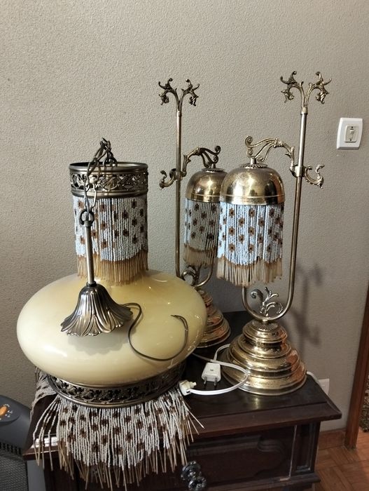 Candeeiro  de tecto e de mesa de cabeceira