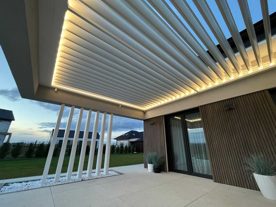 Pergola aluminiowa w opasce betonowej, Zadaszenia Pergole wolnostojące