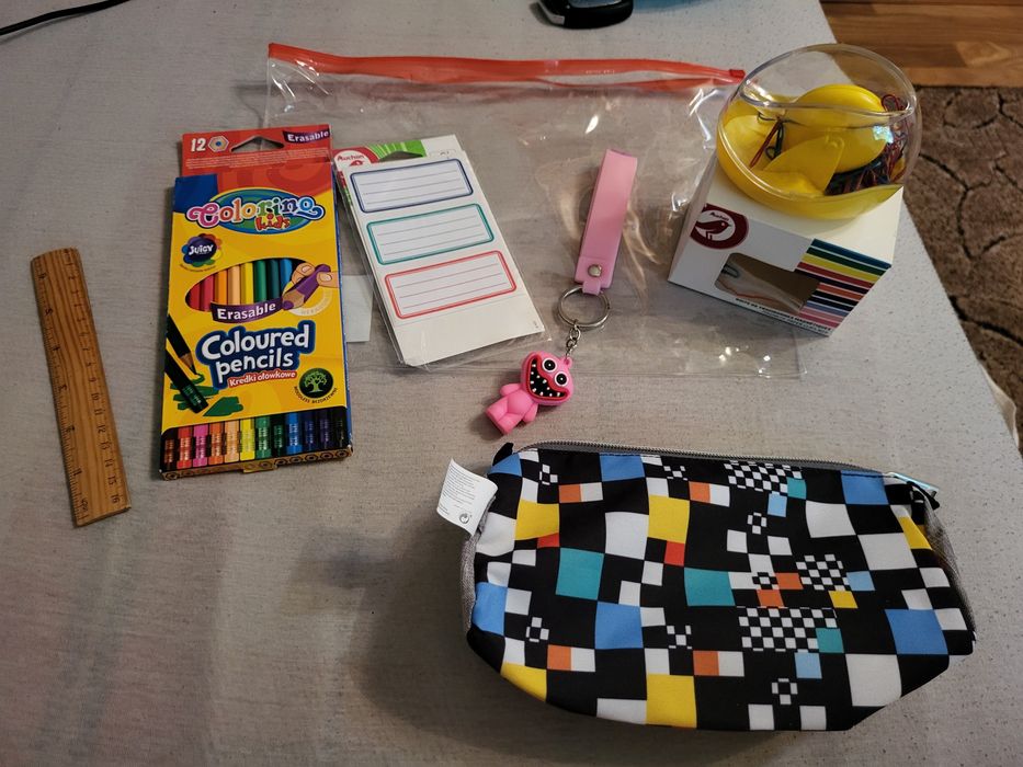 Przybory szkolne Nowe