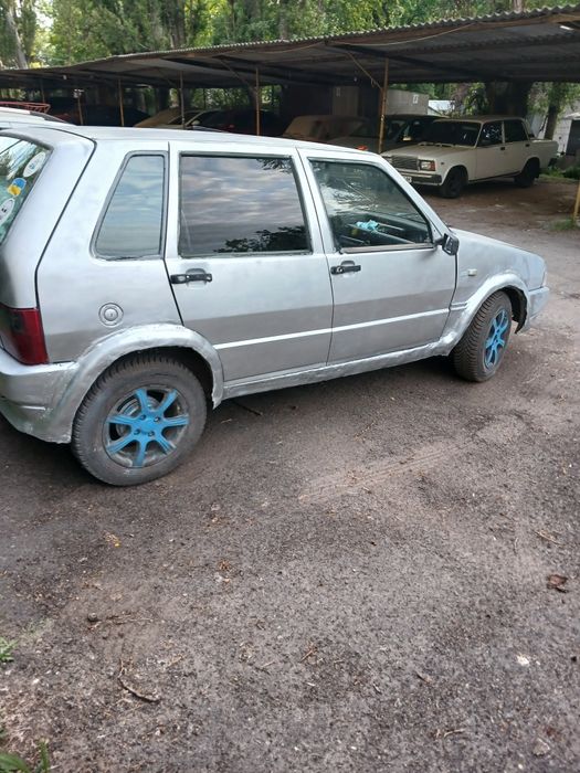 Фиат уно рест 1984г.