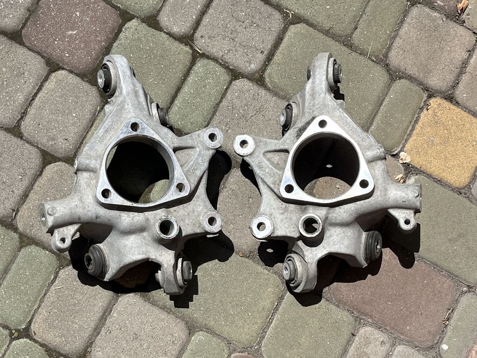 Продам задні кулаки Cadillac ATS 2016