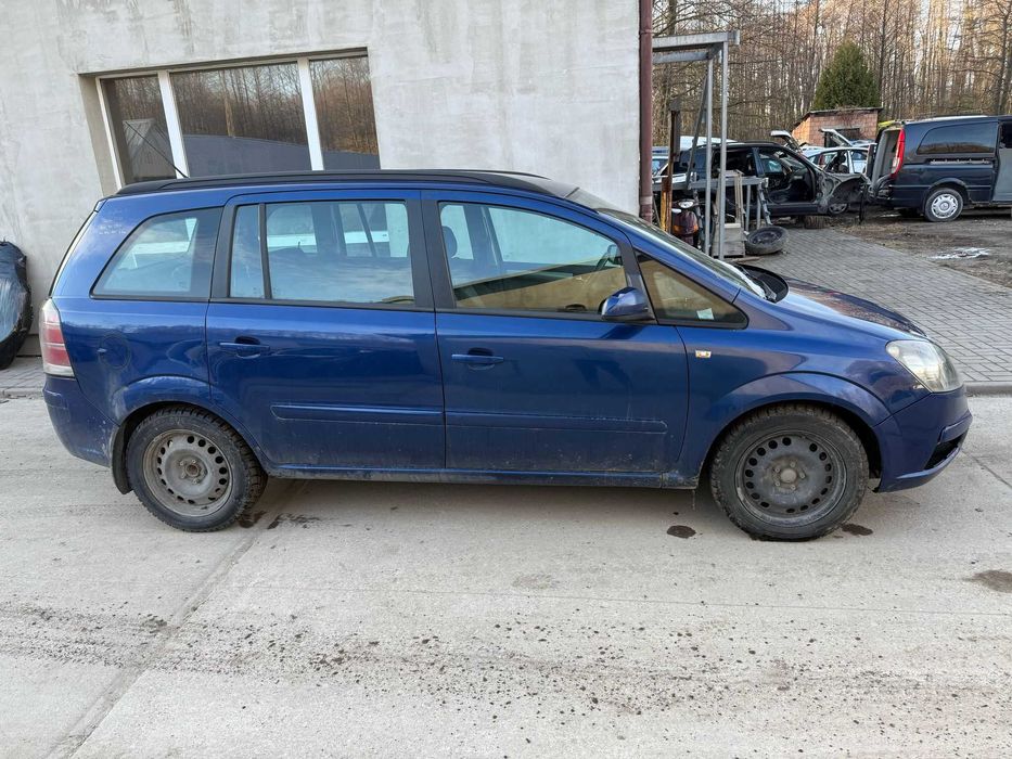 Opel Zafira B na części silnik 1.9 120/100km   kod lakieru z21b