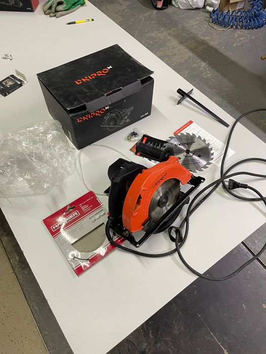 Циркулярная дисковая пила Днипро Dnipro-M CS-235 IN