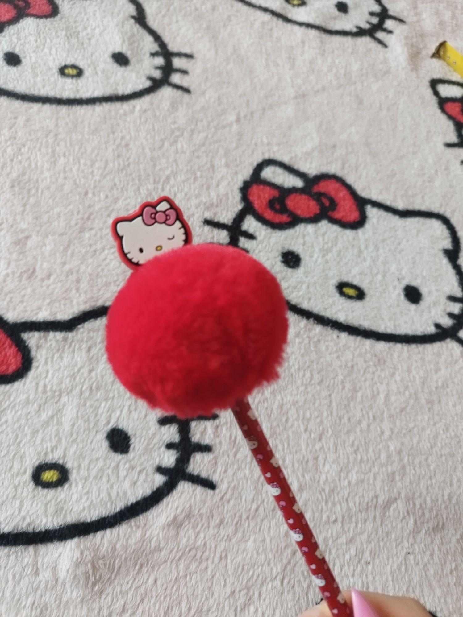 Długopis Hello Kitty z futerkiem