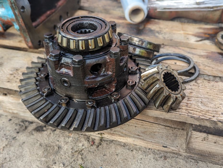 Диференціал МТЗ Диференциал редуктор планетарка МТЗ качан стакан МТЗ