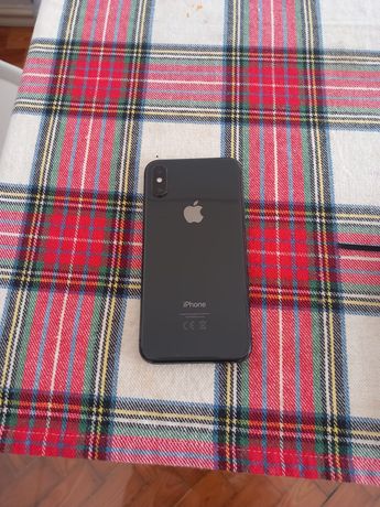 iPhone Xs  64 GB , com capa preta Apple