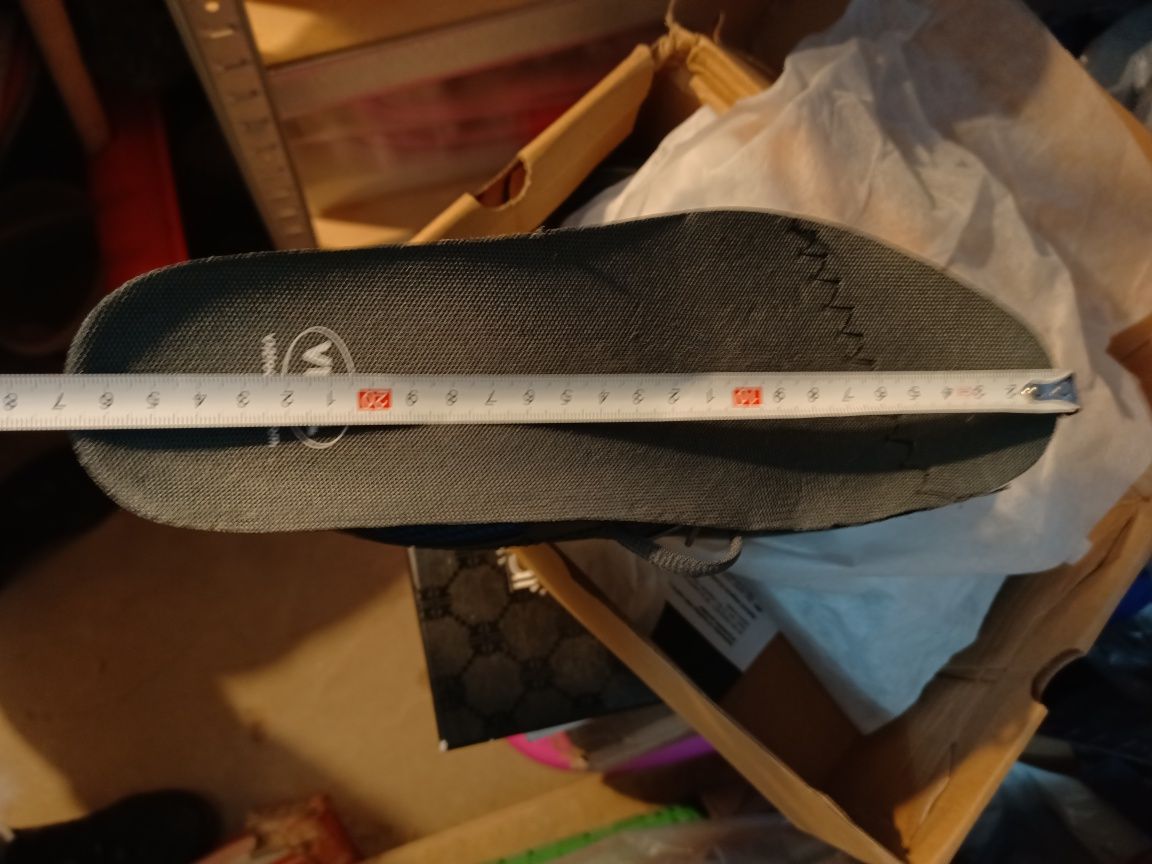 Buty robocze roz.41/7UK z metalowym noskiem