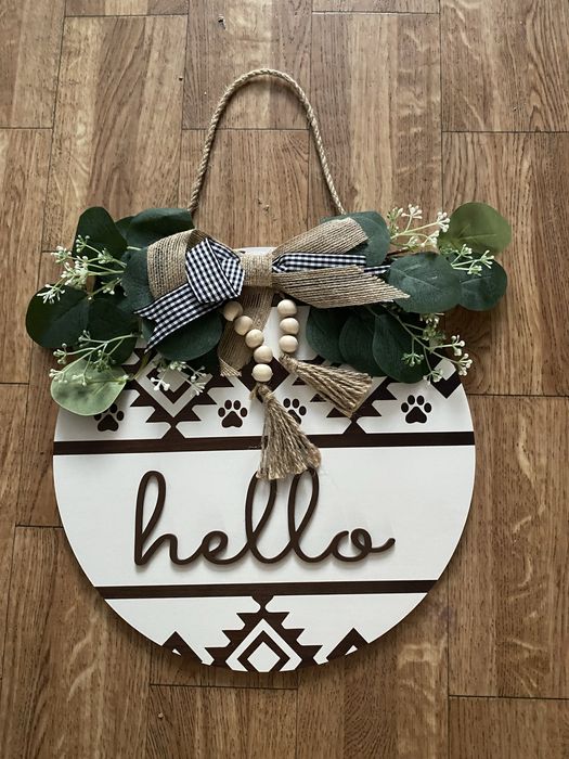 Класний декор на стіну чи двері. Hello.