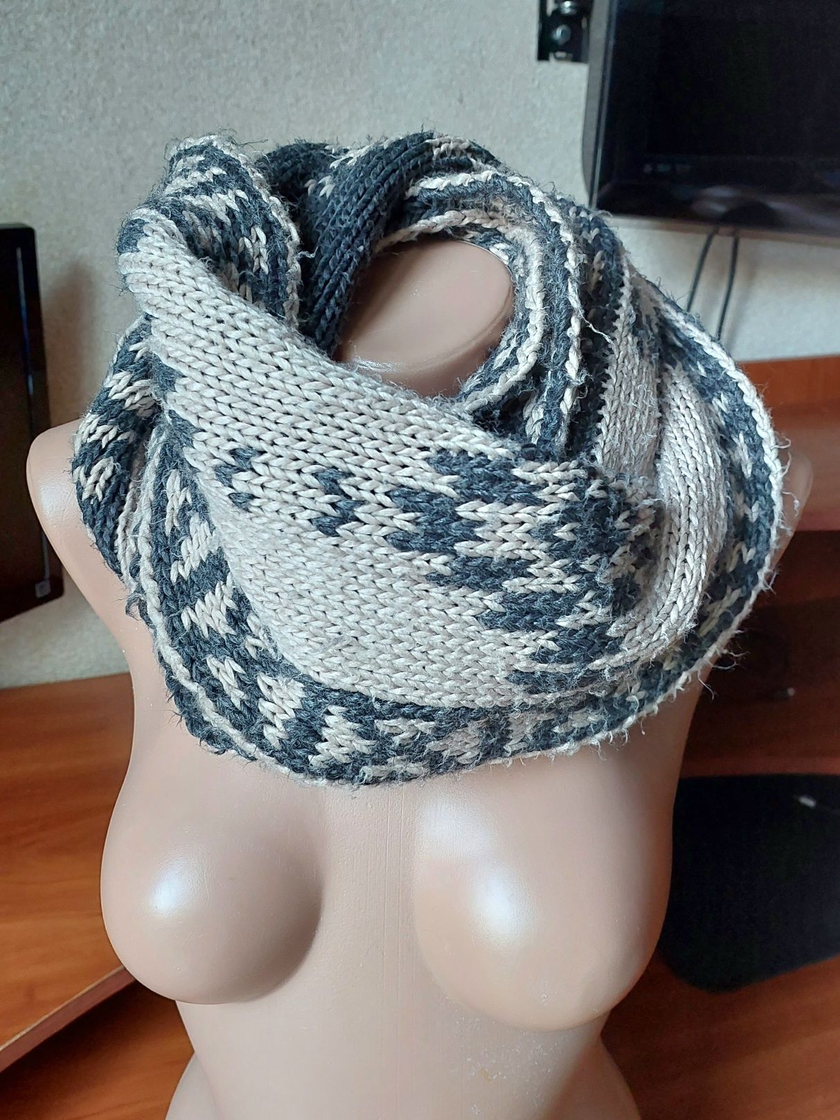 Женский шарф снуд