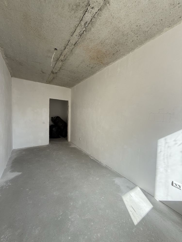 2-к квартира. Локація Озеро. Мазепи 144а. Район Липки (гардероб, балк)