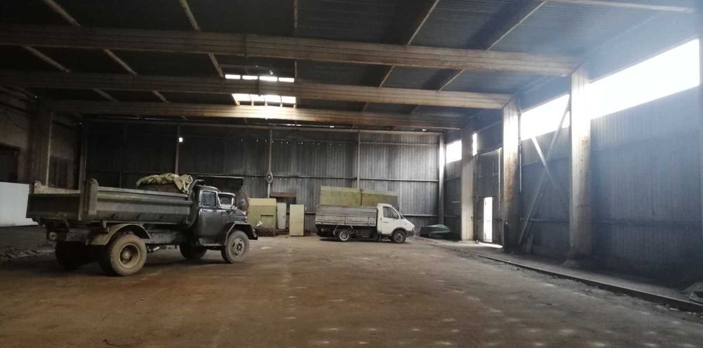 Оренда складу площею 840м2 з кран-балкою у Львові.