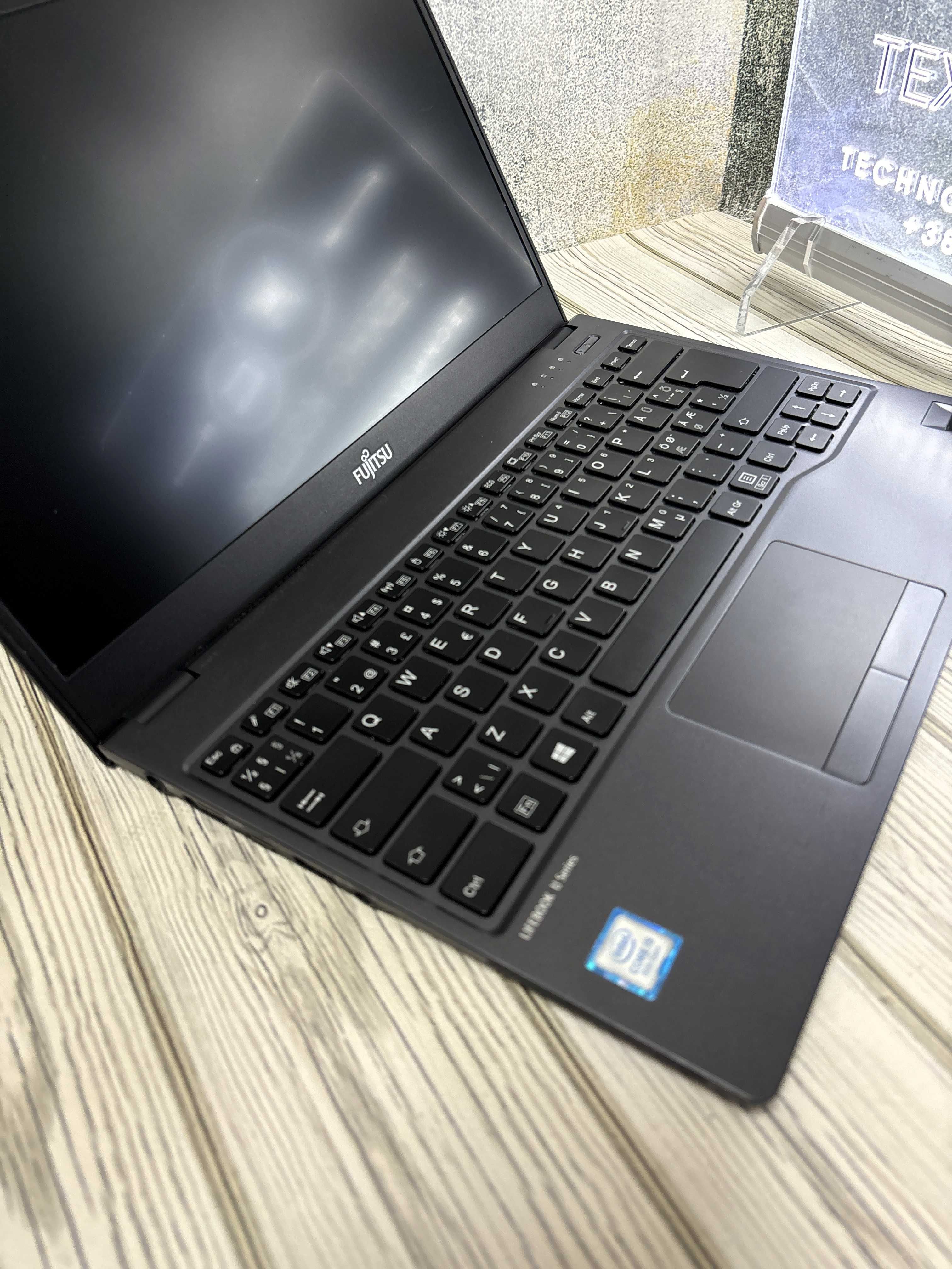 Стильний легкий ноутбук Fujitsu LifeBook U938\I5-8250U\16 GB\SSD256 GB