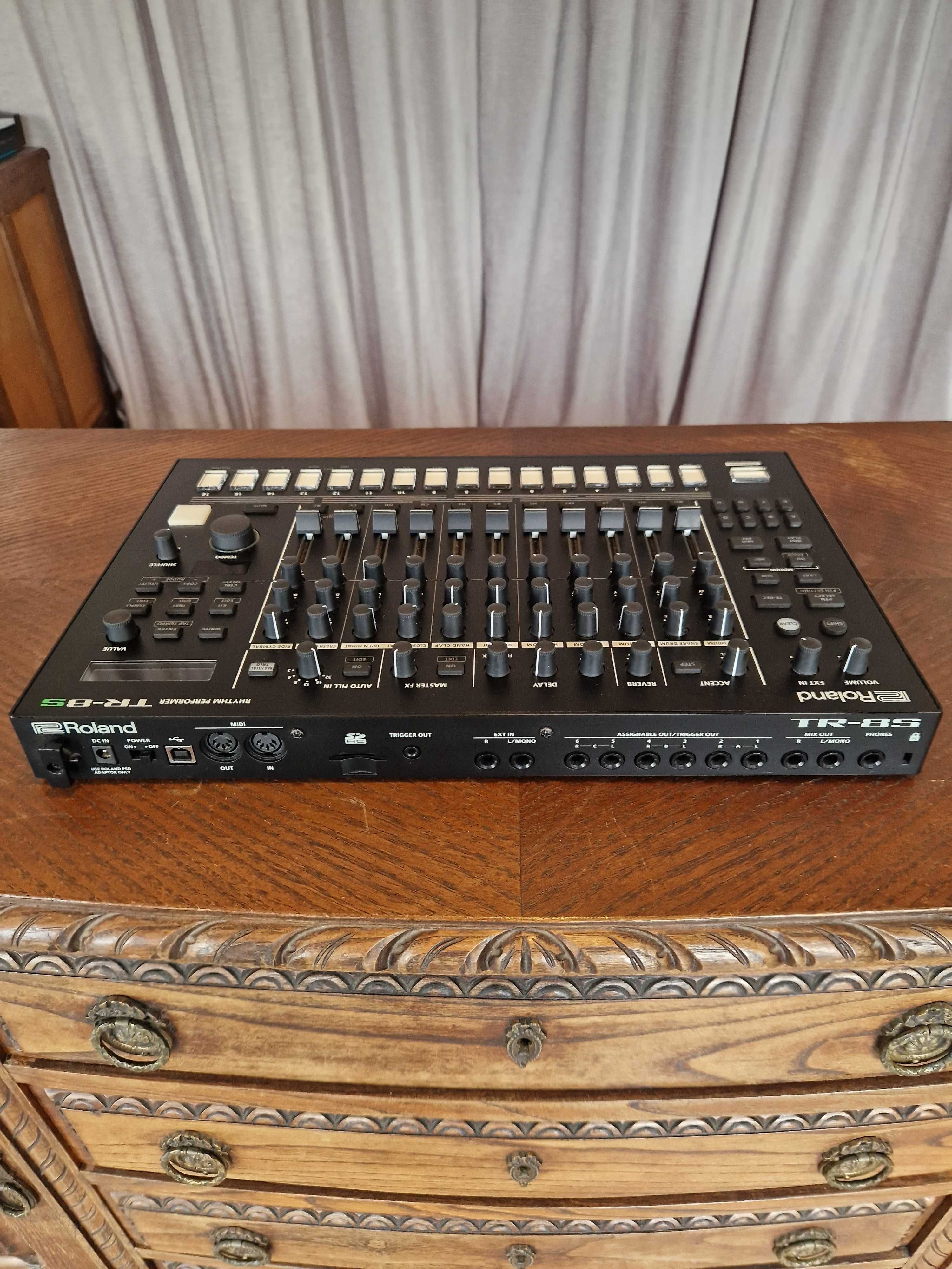 Roland TR-8S AIRA