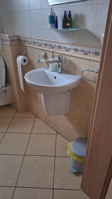 Umywalka z postumentem