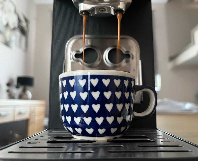 ciśnieniowy ekspres kolbowy Beko Caffeexperto CEP5304X 1628 W czarny