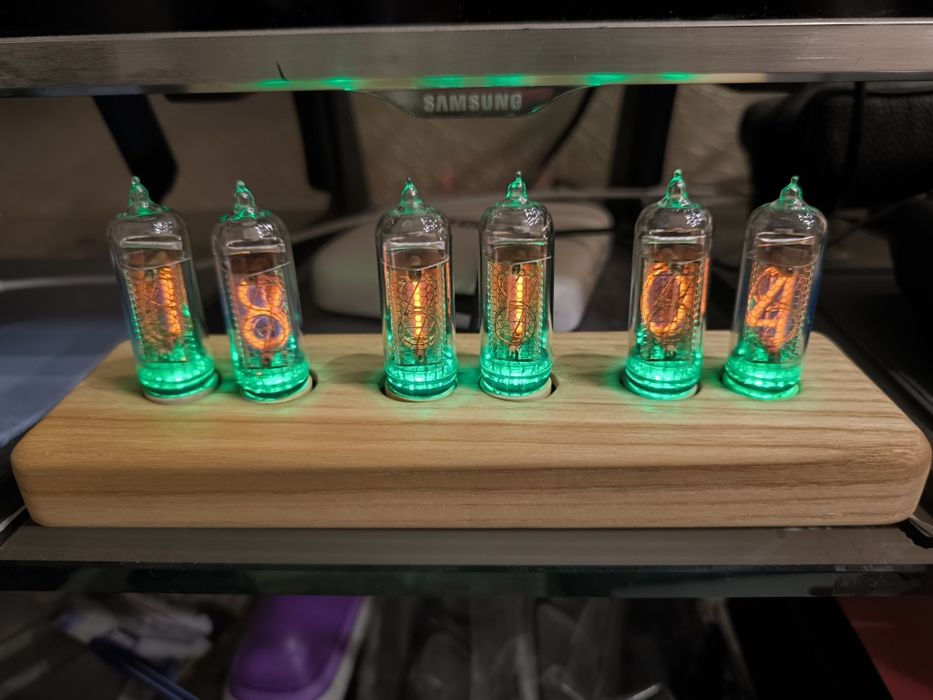 Часы на лампах ИН-14 nixie clock ламповые часы газоразрядные часы