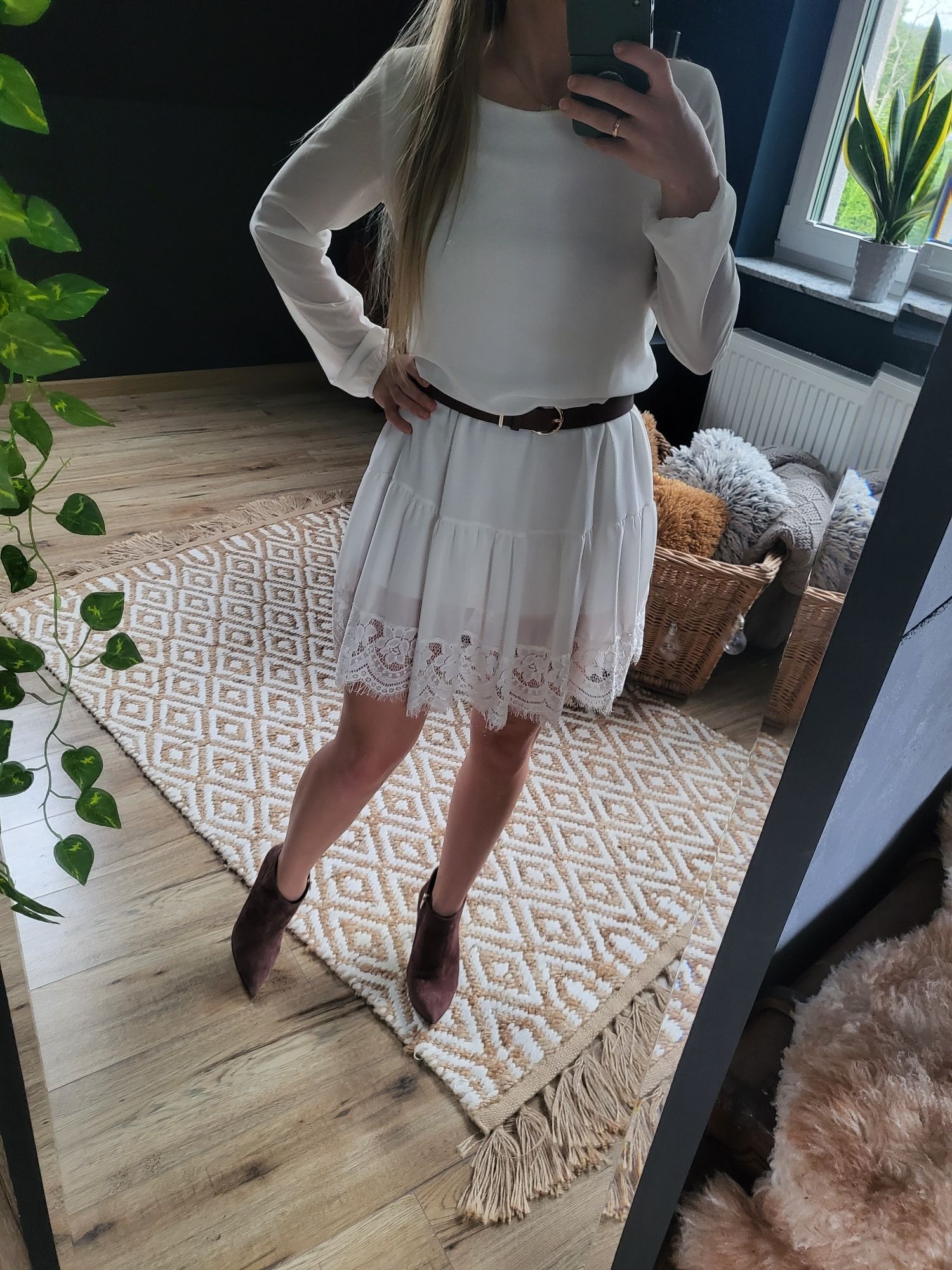 Biała sukienka boho