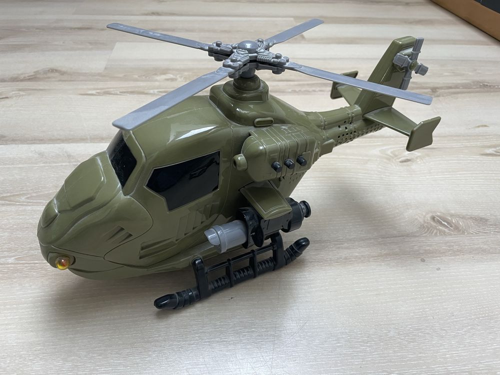 Duży helikopter zabawka na baterie + gratis