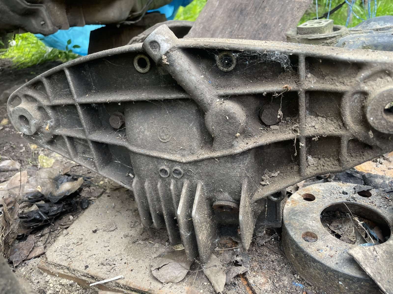 МІСТ задній Редуктор BMW E38 1214672 3.23