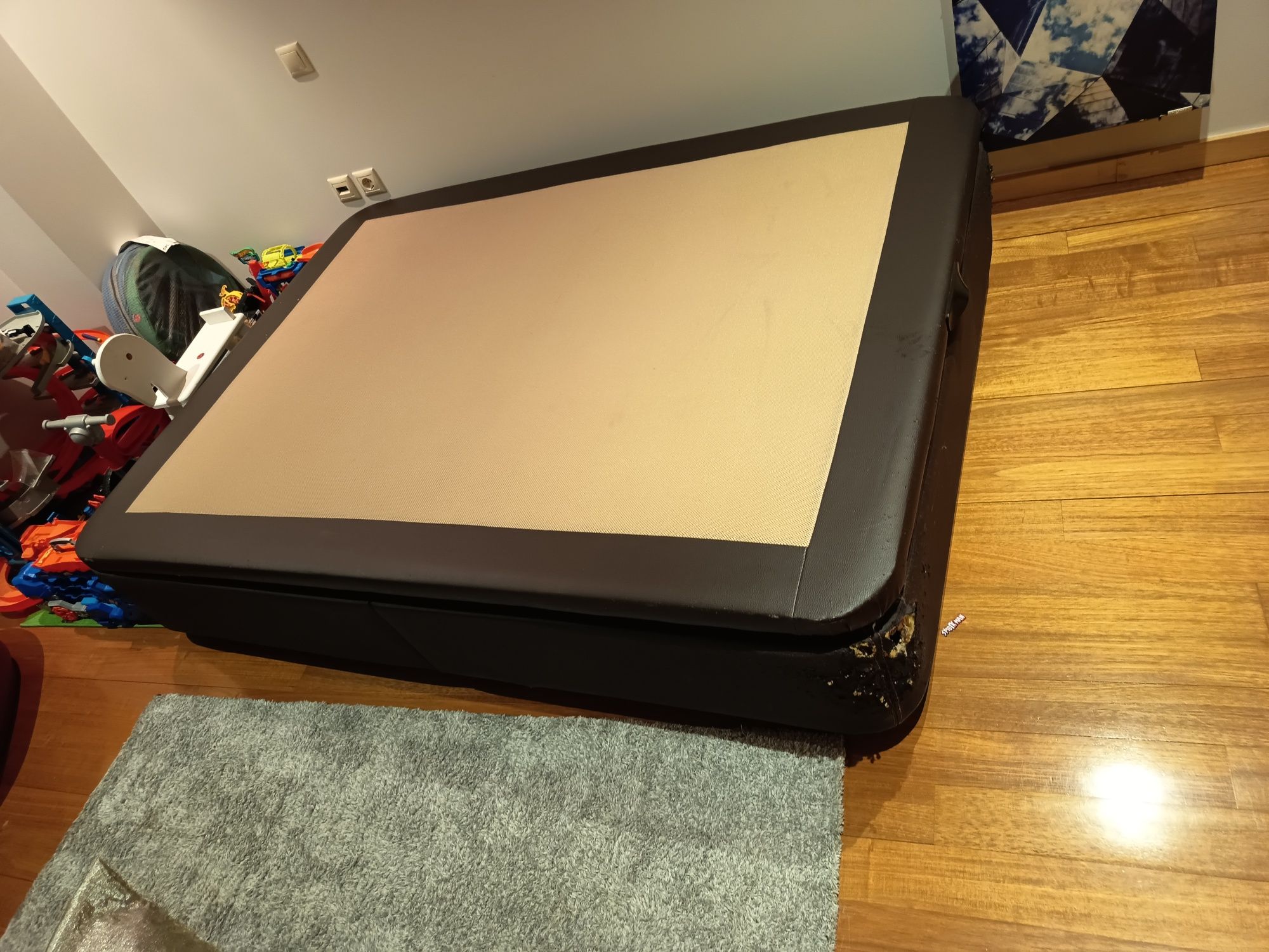 Somier  140x190 sem colchao