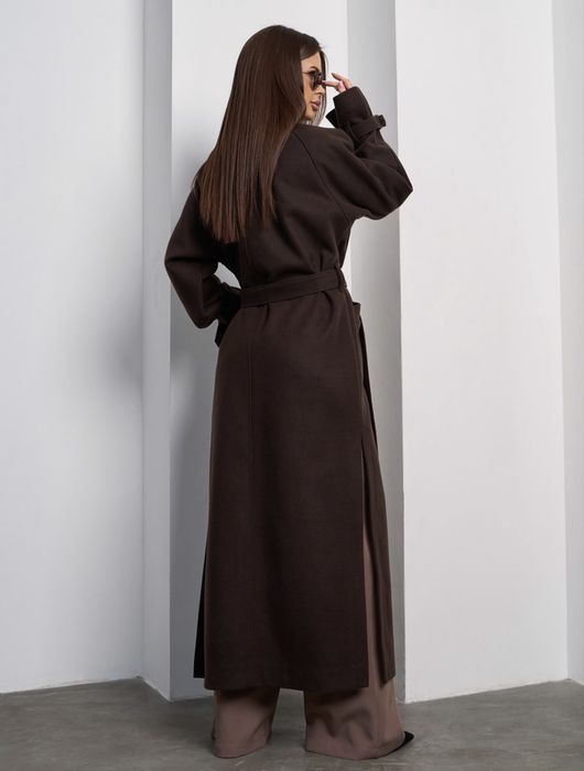 Довге пальто темно коричнового кольору С оверсайз