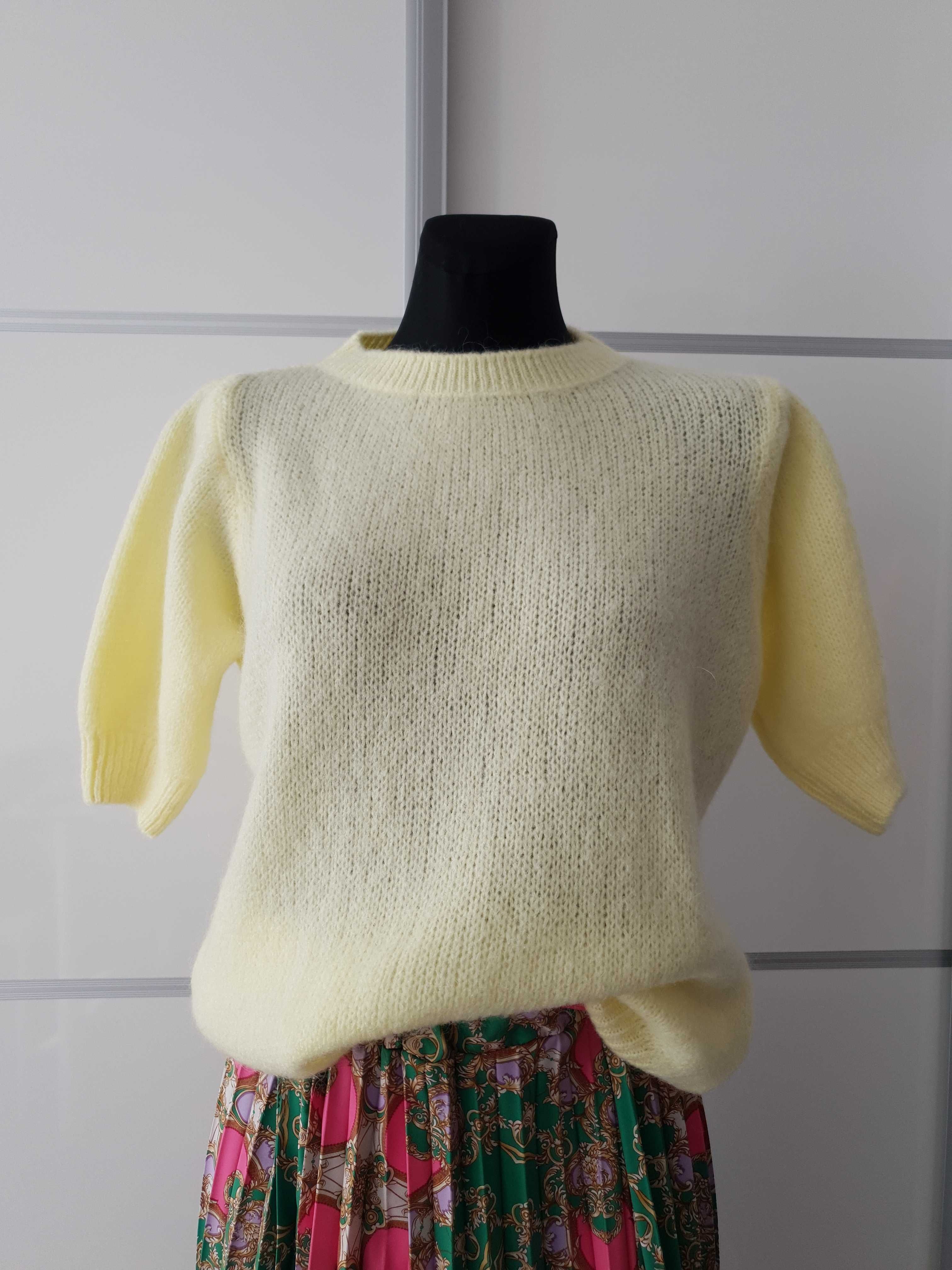 Włoskie sweterki z krótkim rękawem w pięknych wiosennych kolorach !!
