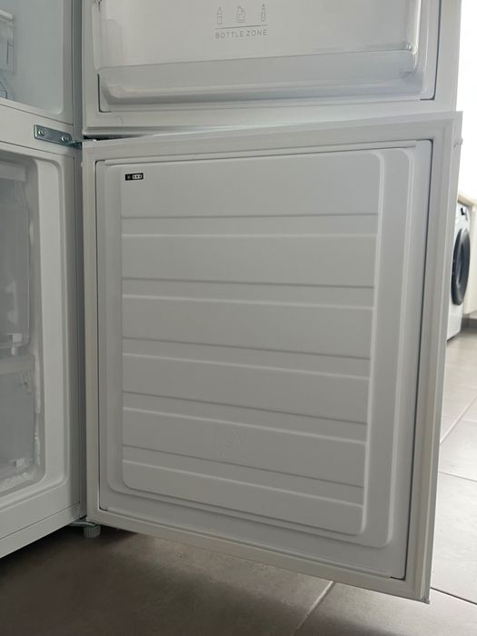 Frigorífico Combinado ELECTRONIA ERIK II – como novo