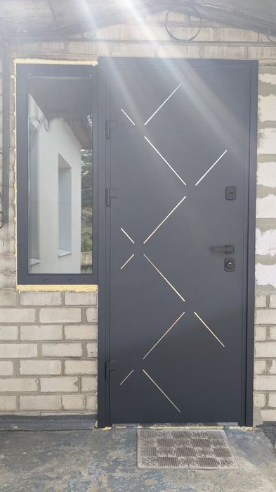 Вхідні двері Вуличні