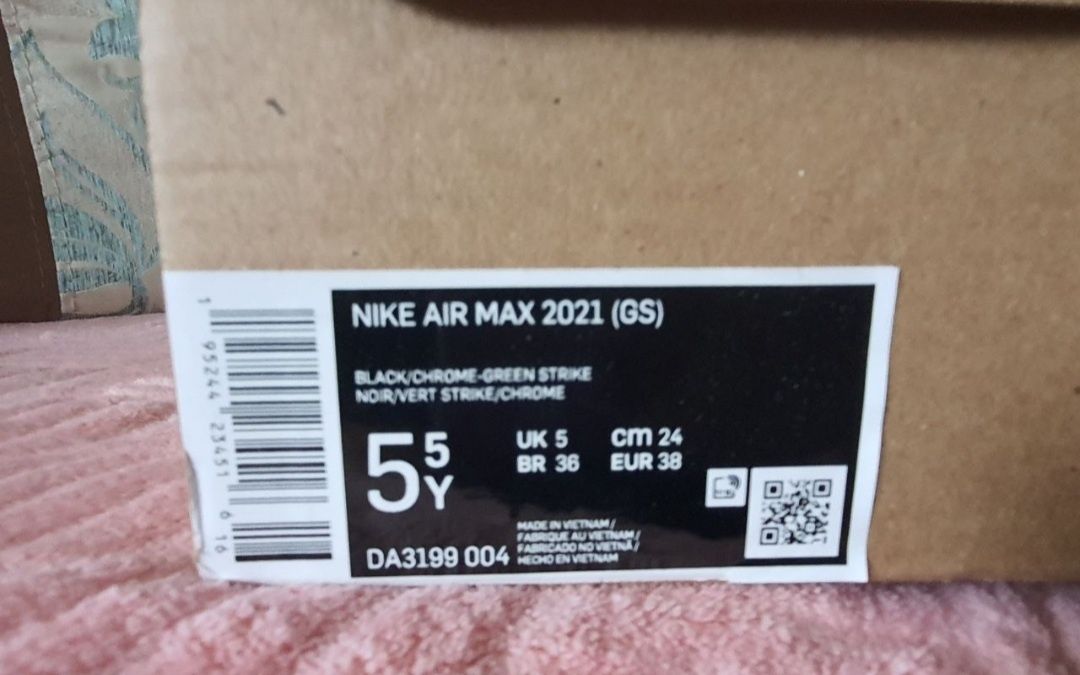 Продам кроссовки NiKE AIR MAX 2021 (GS).