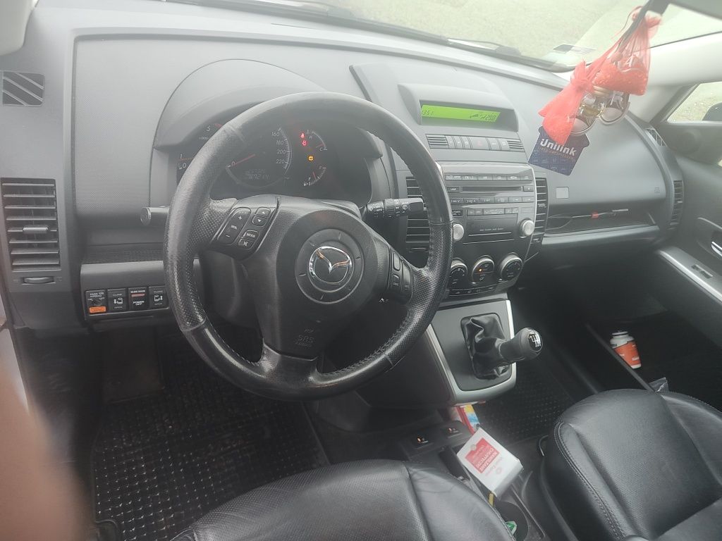 Mazda 5 bogate wyposażenie