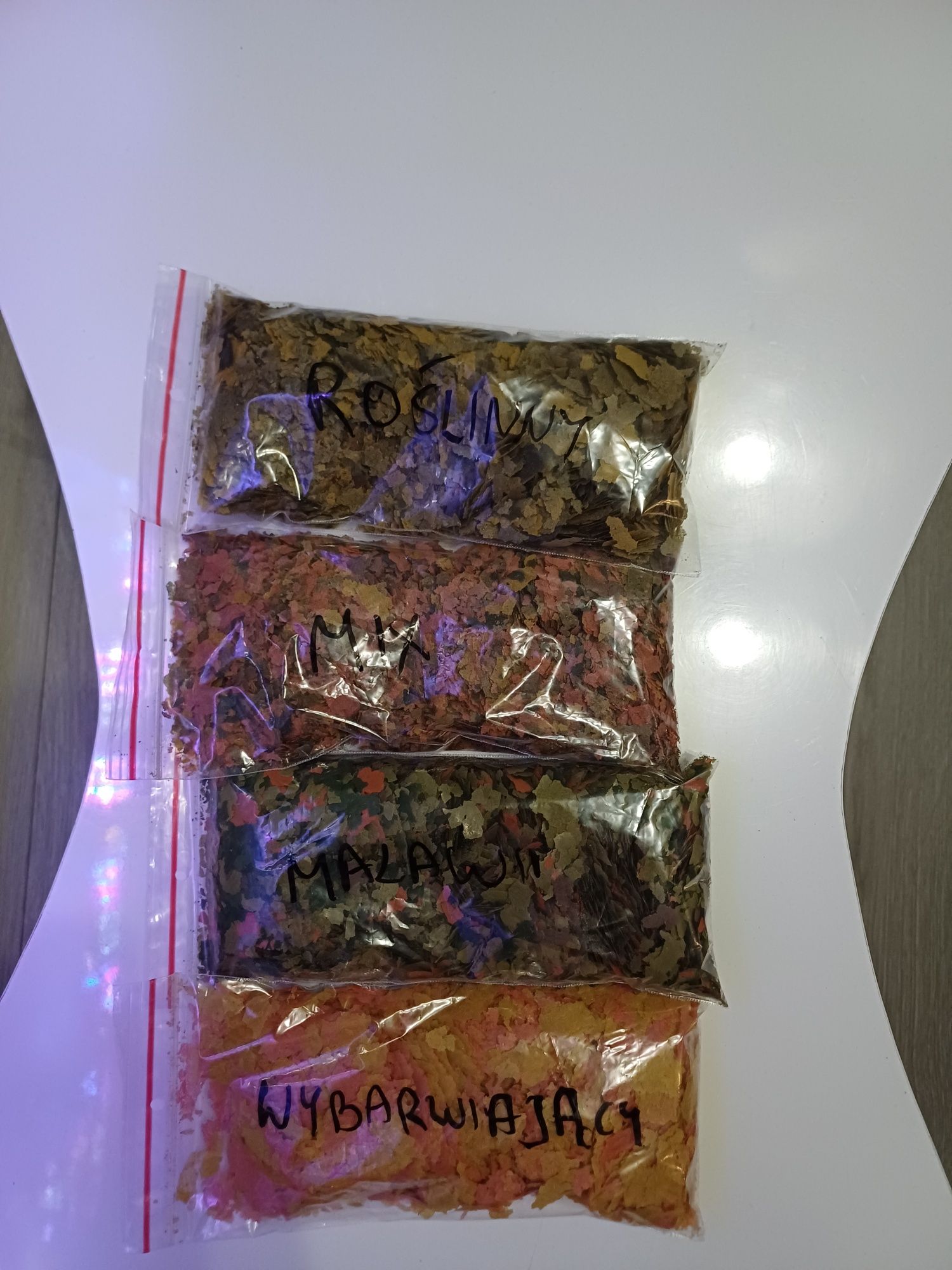 Sprzedam pokarm dla ryb Mix pokarmów malawii 4x50g.możliwa wysyłka