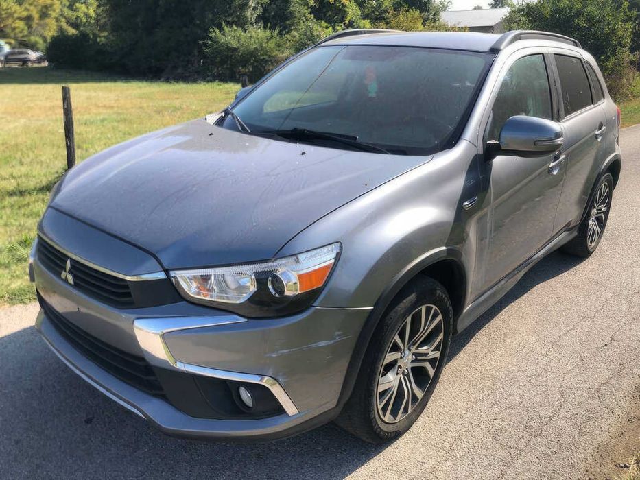 Mitsubishi Outlander Sport      2017