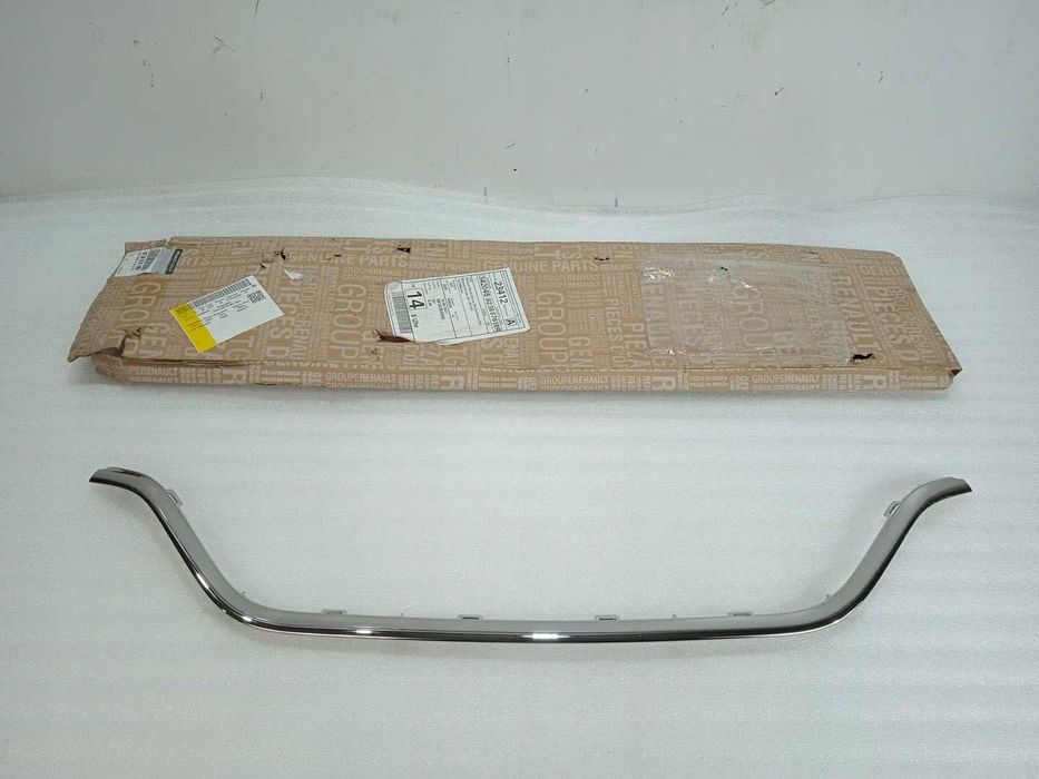 молдинг решітки радіатора Renault Logan 2 Sandero 2 Оригінал Новий