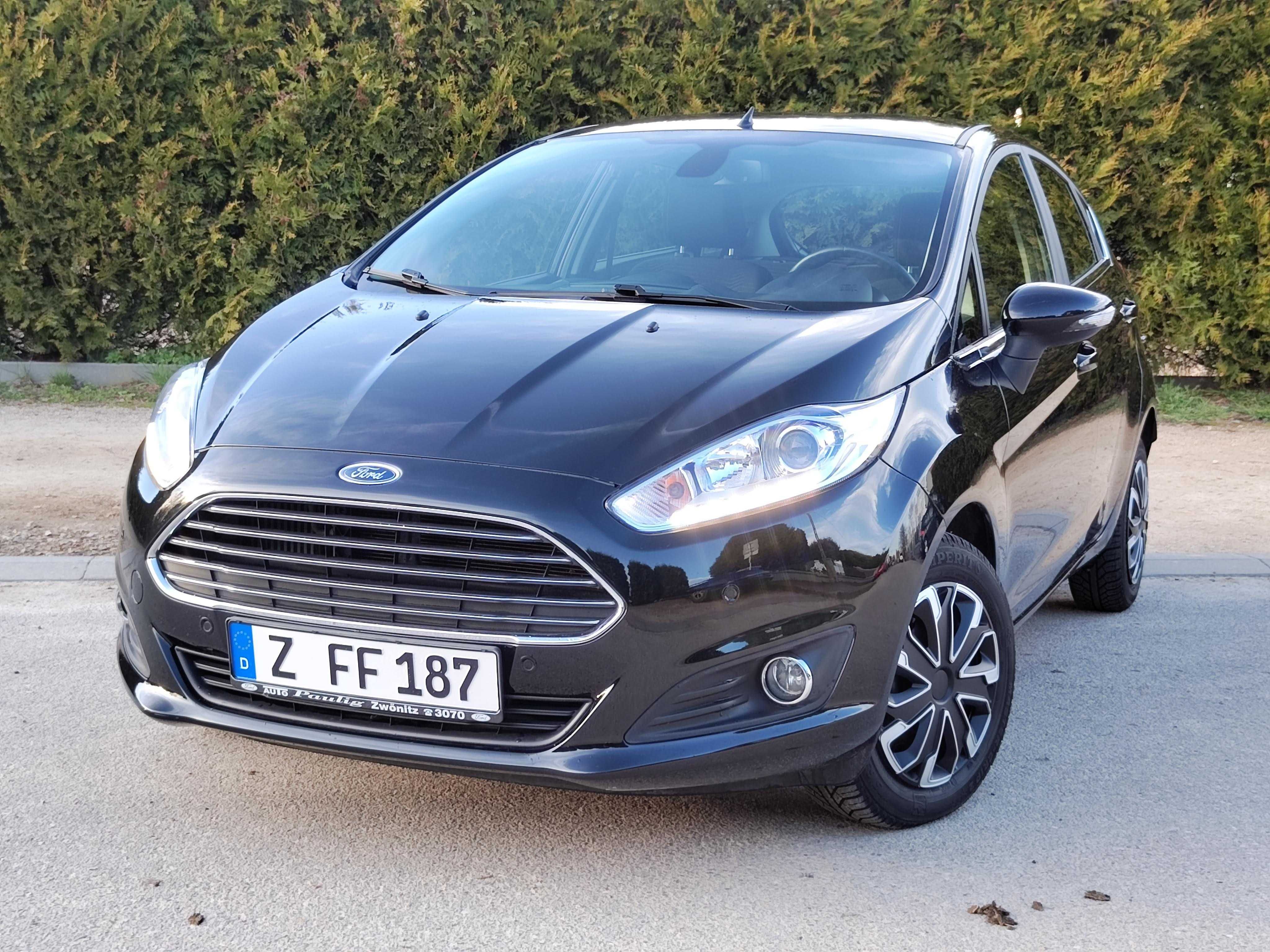 Ford Fiesta 1.0 100KM LIFT 2015/ LED/ PDC/ Grzane Fotel/Szyby TITANIUM