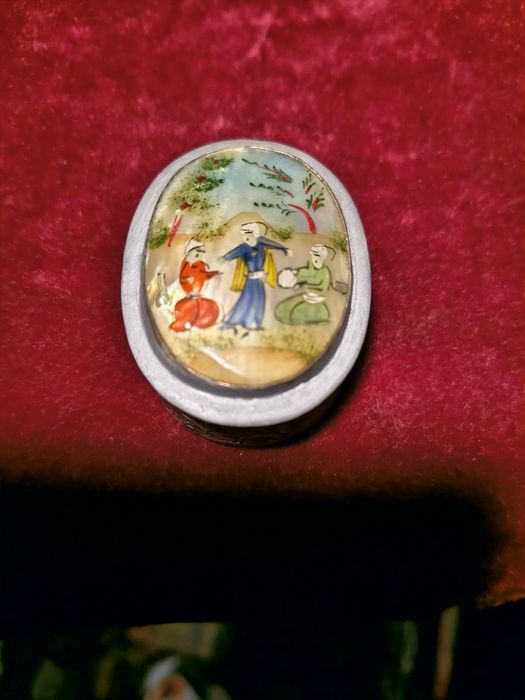 Zabytkowe pudeleczko