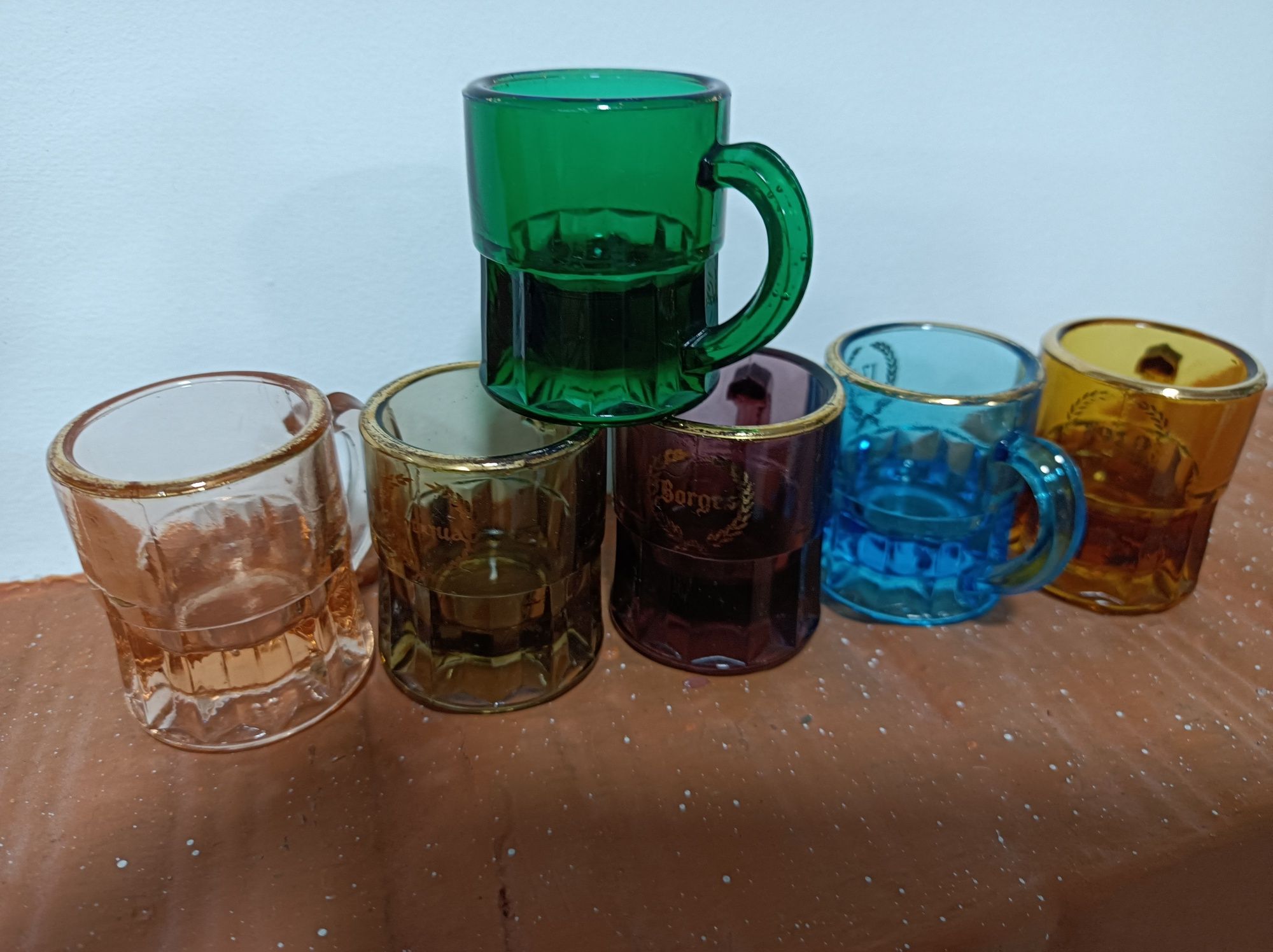 Conjunto de 6 canequinhas para Shots * Em vidro colorido * Artigo novo