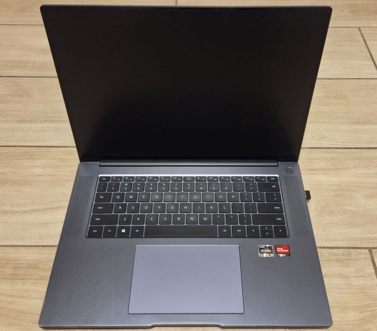 Huawei MateBook 16 – Ryzen 5 / 16 GB / 512 GB SSD