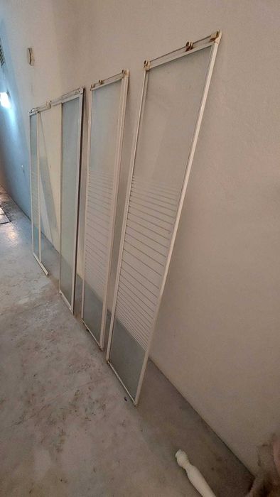 Vidros usados para cabine de duche completo