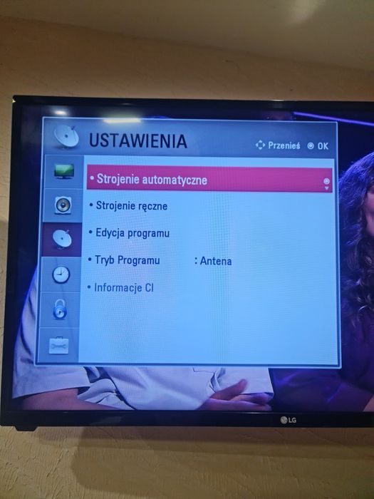 TV LG 32LJ500V z tuner DVDT-2