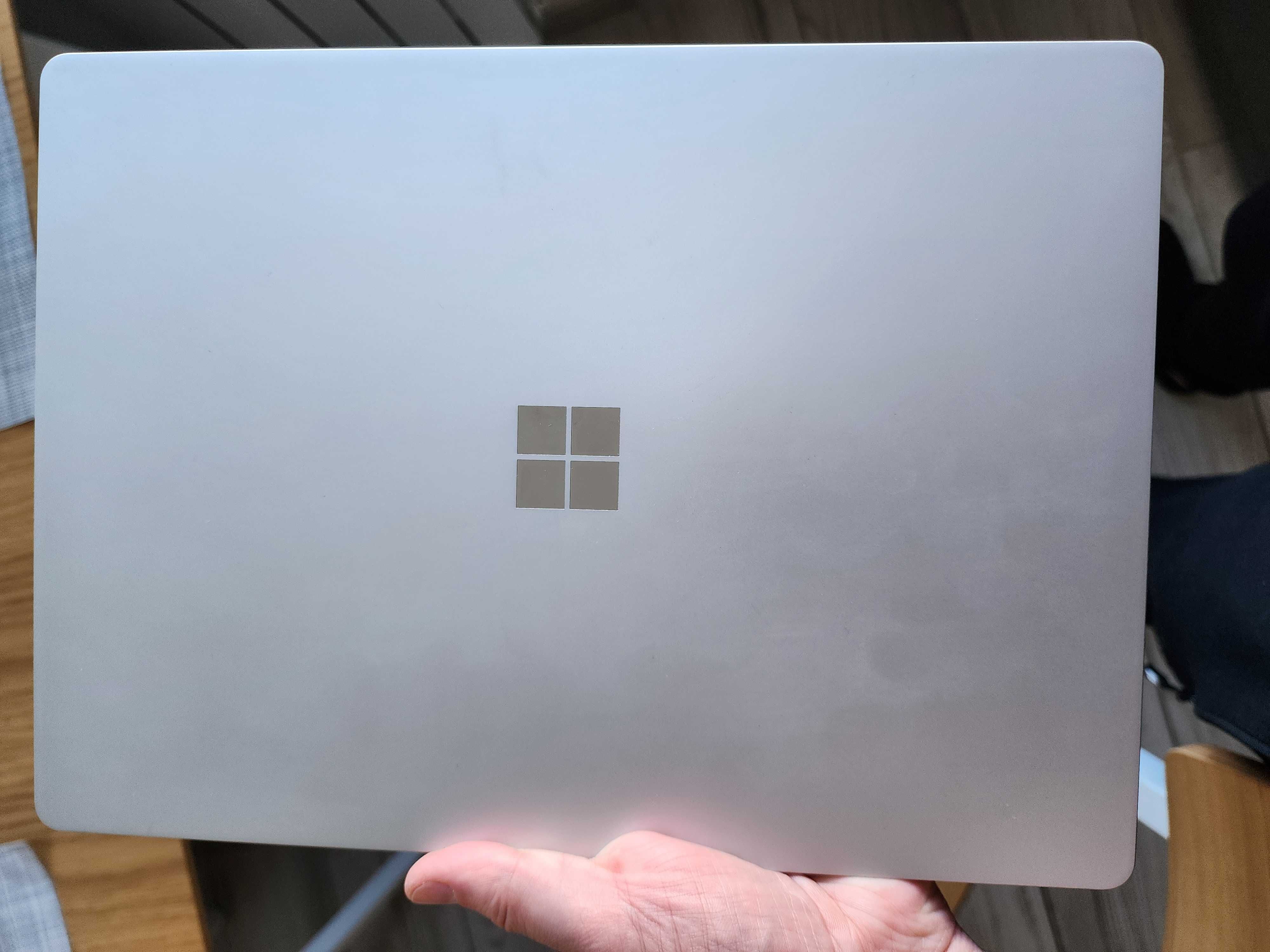 Microsoft Surface Laptop 2 13.5" 1769 i5-8250 8GB 256GB SSD як Новий