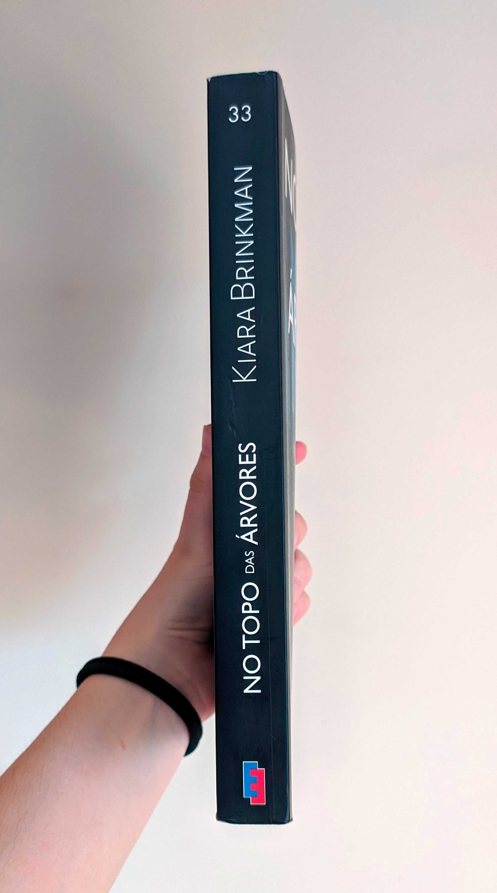 No topo das arvores - Kiara Brinkman (livro)