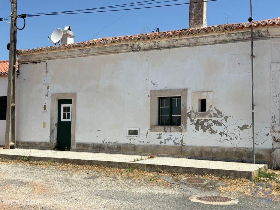 Casa / Villa T2 em Corte do Pinto de 90,00 m2