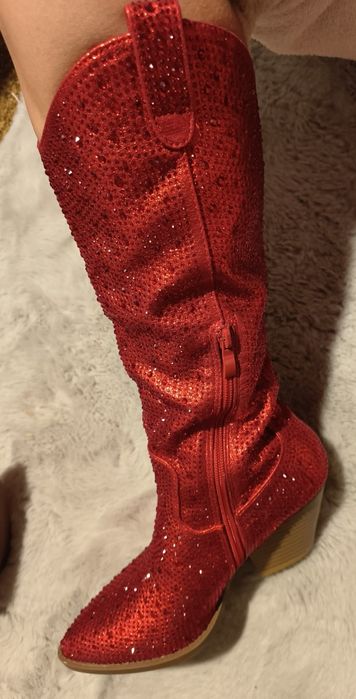 Botas Novas, de senhora estilo cowboy com brilhos