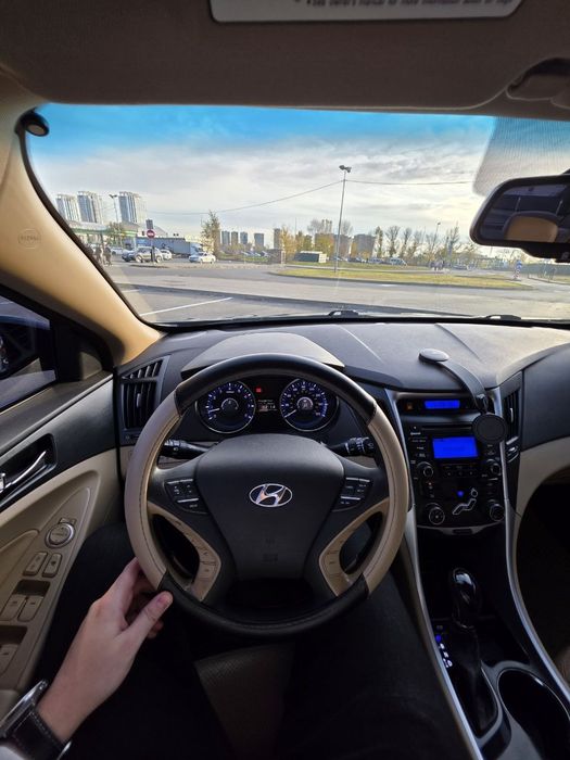 Hyundai Sonata 2.4 бензин, 2011 год. Первый владелец. Кузов не крашен