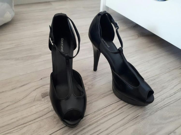 Buty rozmiar 37, Deichmann,czarne,paski,obcas,platforma